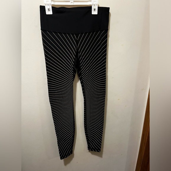 Lululemon Wunder speed reflective detailed 28” leggings sz 6 - Picture 6 of 12